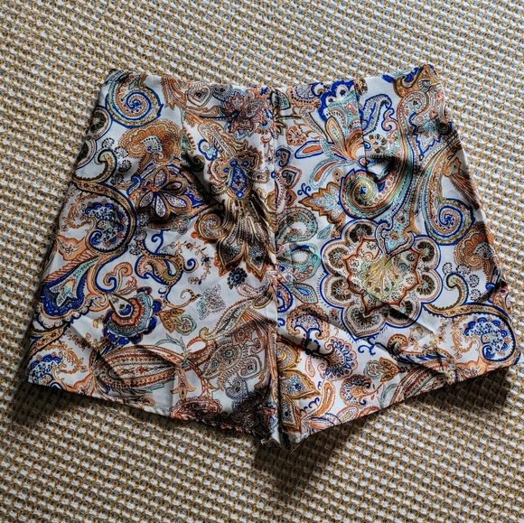 ⭐️SHEIN Vintage Style Skort⭐️ - Picture 3 of 5